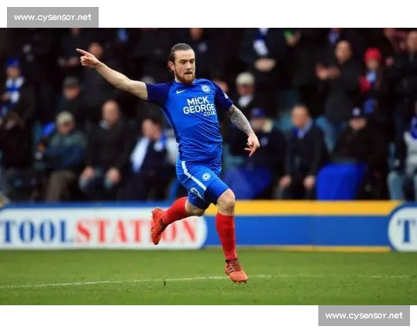 英甲锋霸杰德 - 琼斯自由身投德甲！彼得堡联痛失千万级摇钱树